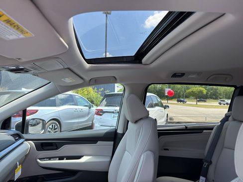New 2026 Honda Odyssey EX-L image 12