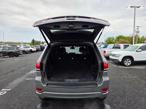 Used 2020 Jeep Grand Cherokee Altitude AWD/4WD image 23