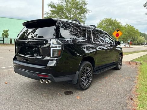 Used 2021 Chevrolet Suburban High Country AWD/4WD image 3