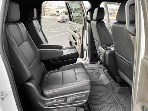 Used 2024 Chevrolet Suburban RST image 19