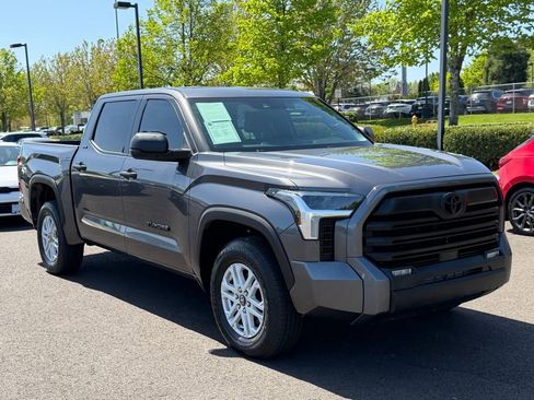 Used 2025 Toyota Tundra SR5 AWD/4WD image 2