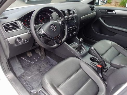 Used 2018 Volkswagen Jetta SE FWD image 11