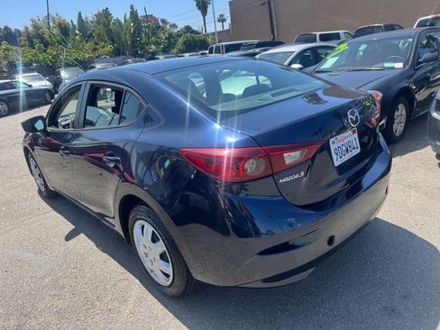 Used 2017 MAZDA MAZDA3 Sport image 4