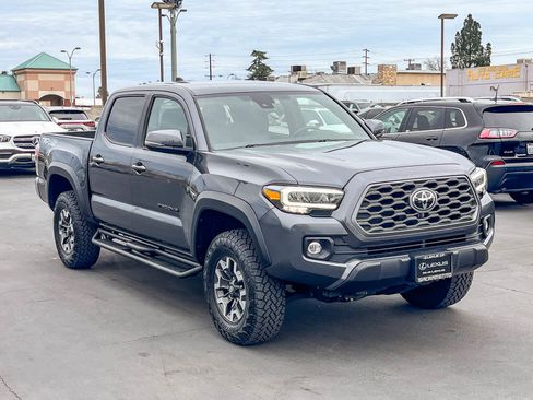 Used 2023 Toyota Tacoma TRD Off-Road w/ Black Out Package (TMS) image 5