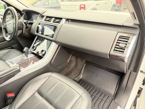 Used 2019 Land Rover Range Rover Sport HSE AWD/4WD image 9
