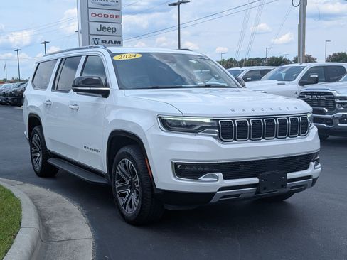 Used 2024 Jeep Wagoneer L Series II RWD image 3