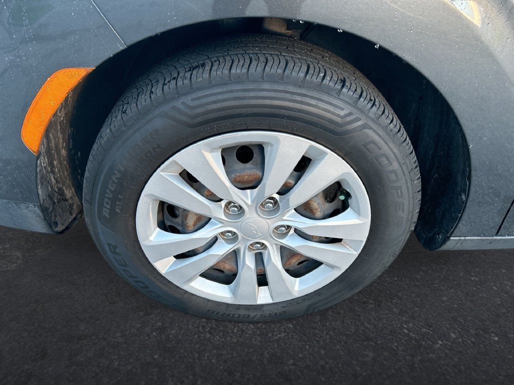 Used 2022 Kia Soul LX FWD image 10