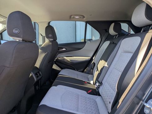 Used 2022 Chevrolet Equinox LS image 26