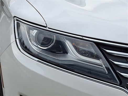 Used 2018 Lincoln MKC Reserve w/ Lincoln MKC Climate Package image 9