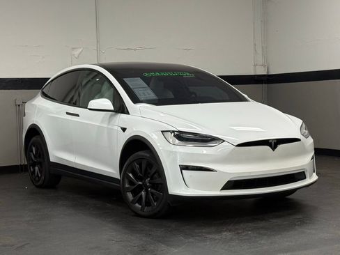 Used 2022 Tesla Model X Plaid AWD/4WD image 2