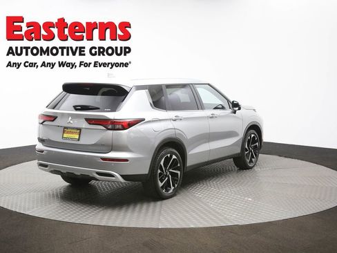 Used 2024 Mitsubishi Outlander SE image 39