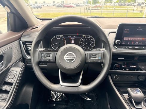 Used 2021 Nissan Rogue SV FWD image 19