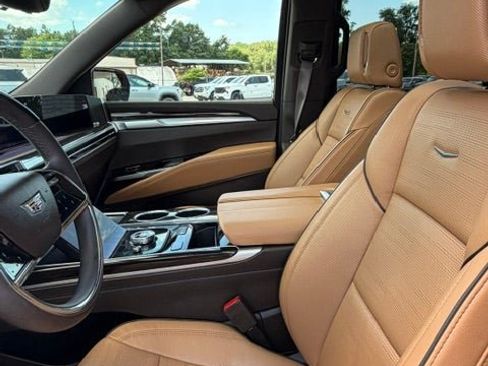 Used 2025 Cadillac Escalade Premium Luxury w/ Touring Package AWD/4WD image 14