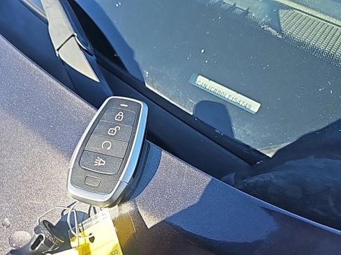 Used 2020 Jeep Compass Latitude image 11