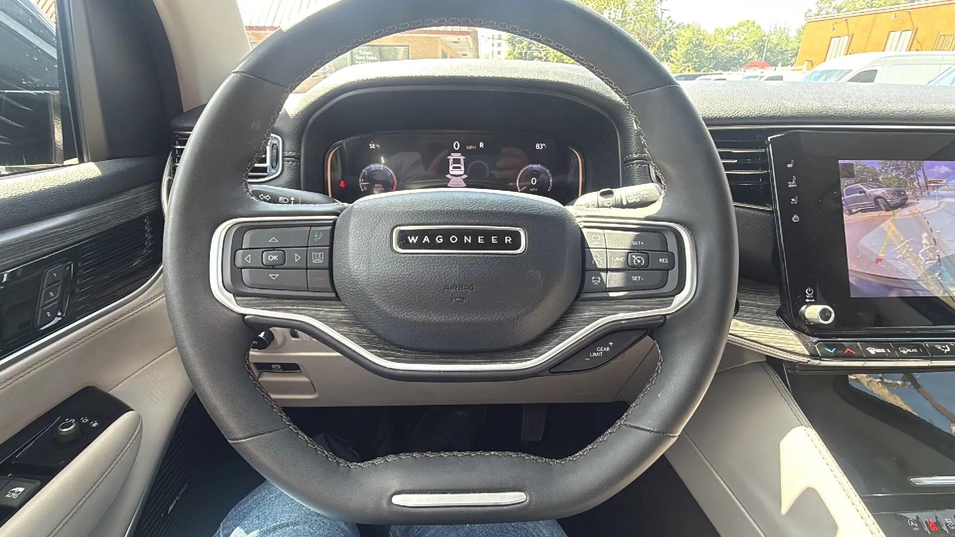 Used 2024 Jeep Wagoneer L Series II w/ Flexible Seating Group RWD image 18