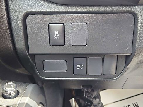 Used 2022 Toyota Tacoma SR AWD/4WD image 16
