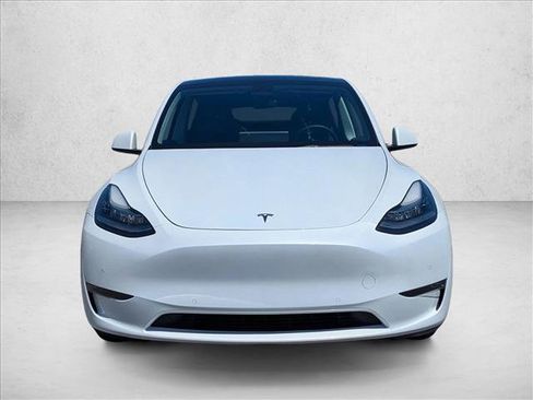 Used 2022 Tesla Model Y Long Range AWD/4WD image 2