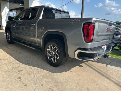 Used 2024 GMC Sierra 1500 SLT w/ SLT Premium Plus Package AWD/4WD image 5