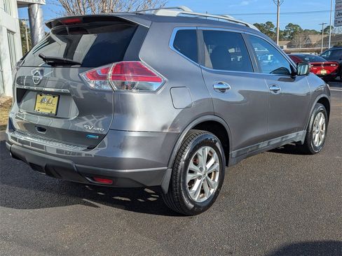 Used 2014 Nissan Rogue SV w/ SV Premium Package image 4