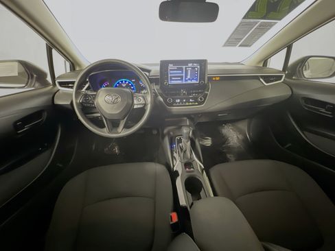 Used 2022 Toyota Corolla LE FWD image 30