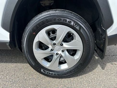 Used 2023 Toyota RAV4 LE AWD/4WD image 14