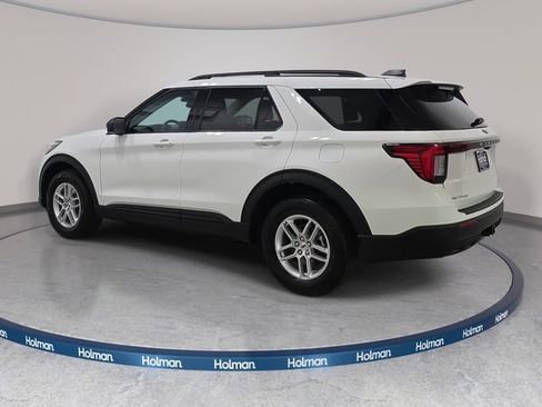Used 2026 Ford Explorer Active AWD/4WD image 8