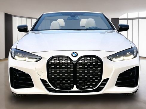 Used 2024 BMW M440i Convertible w/ Premium Package image 3