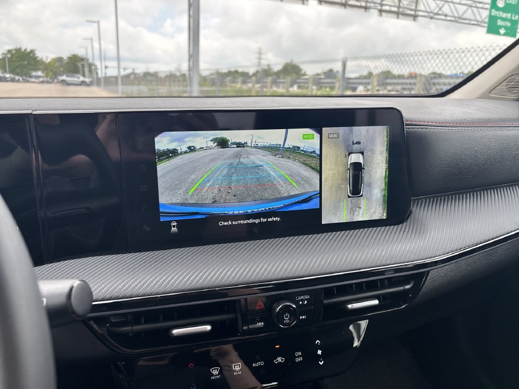 Certified 2025 Nissan Kicks SR FWD image 24