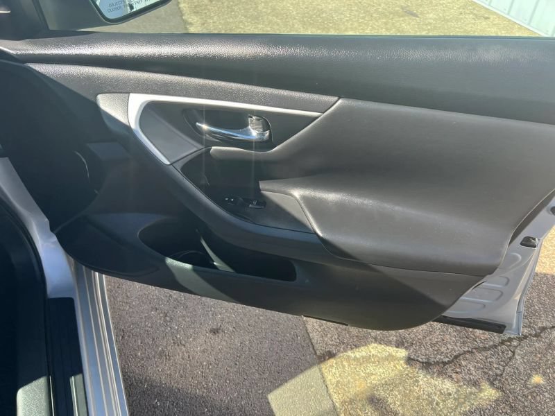 Used 2017 Nissan Altima 2.5 SV FWD image 8