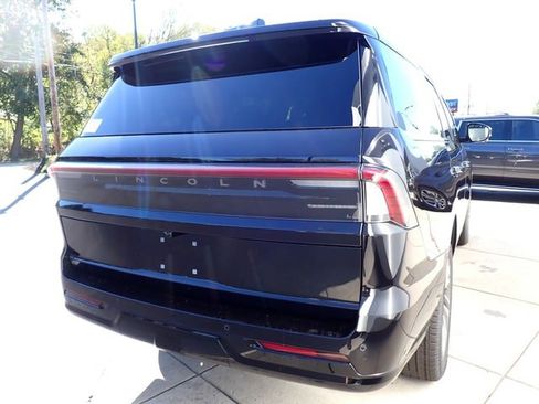 New 2025 Lincoln Navigator Reserve image 6