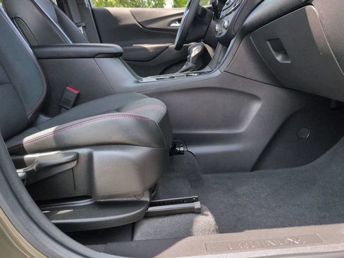 Certified 2024 Chevrolet Equinox RS AWD/4WD image 26