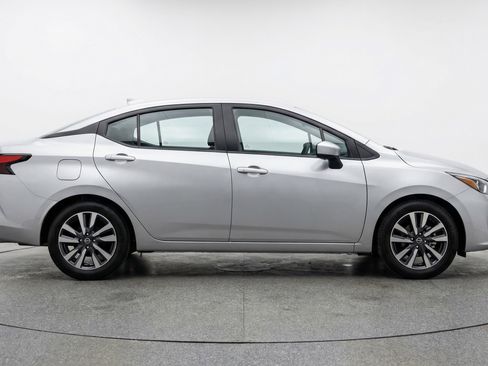 Used 2025 Nissan Versa SV image 11