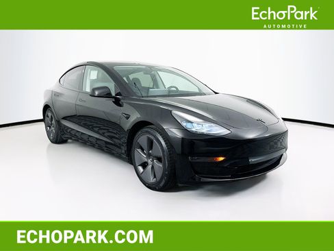 Used 2021 Tesla Model 3 Standard Range image 1