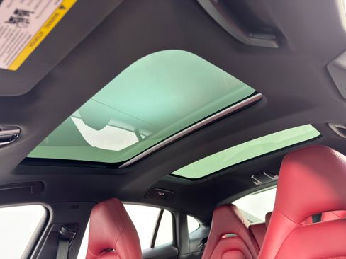 Used 2022 Porsche Panamera 4 w/ Premium Package image 12