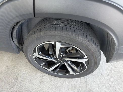 Used 2022 Chevrolet TrailBlazer RS w/ Technology Package FWD image 6