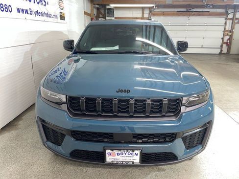 New 2026 Jeep Grand Cherokee L Limited w/ Limited Altitude Package image 8