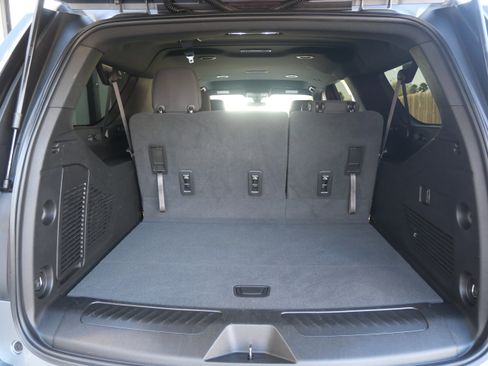 Used 2022 GMC Yukon XL SLE image 8