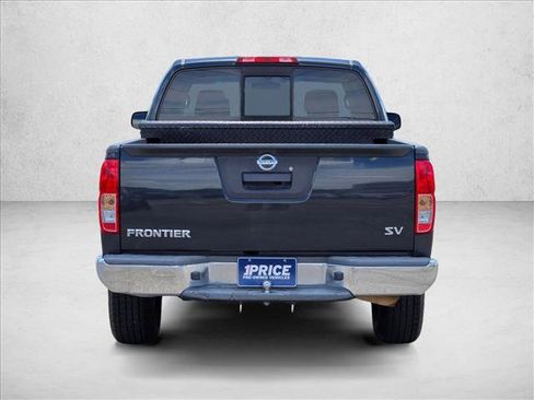 Used 2013 Nissan Frontier SV RWD image 6