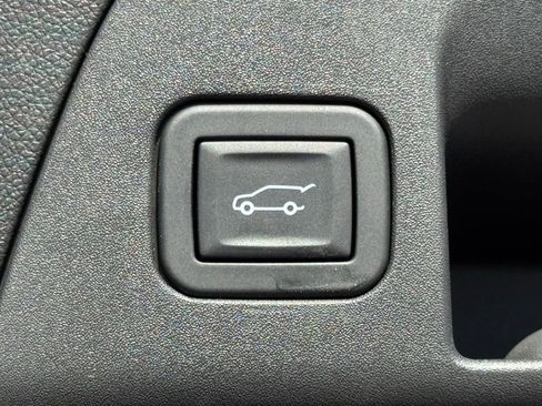 Used 2023 Buick Envision Avenir image 40