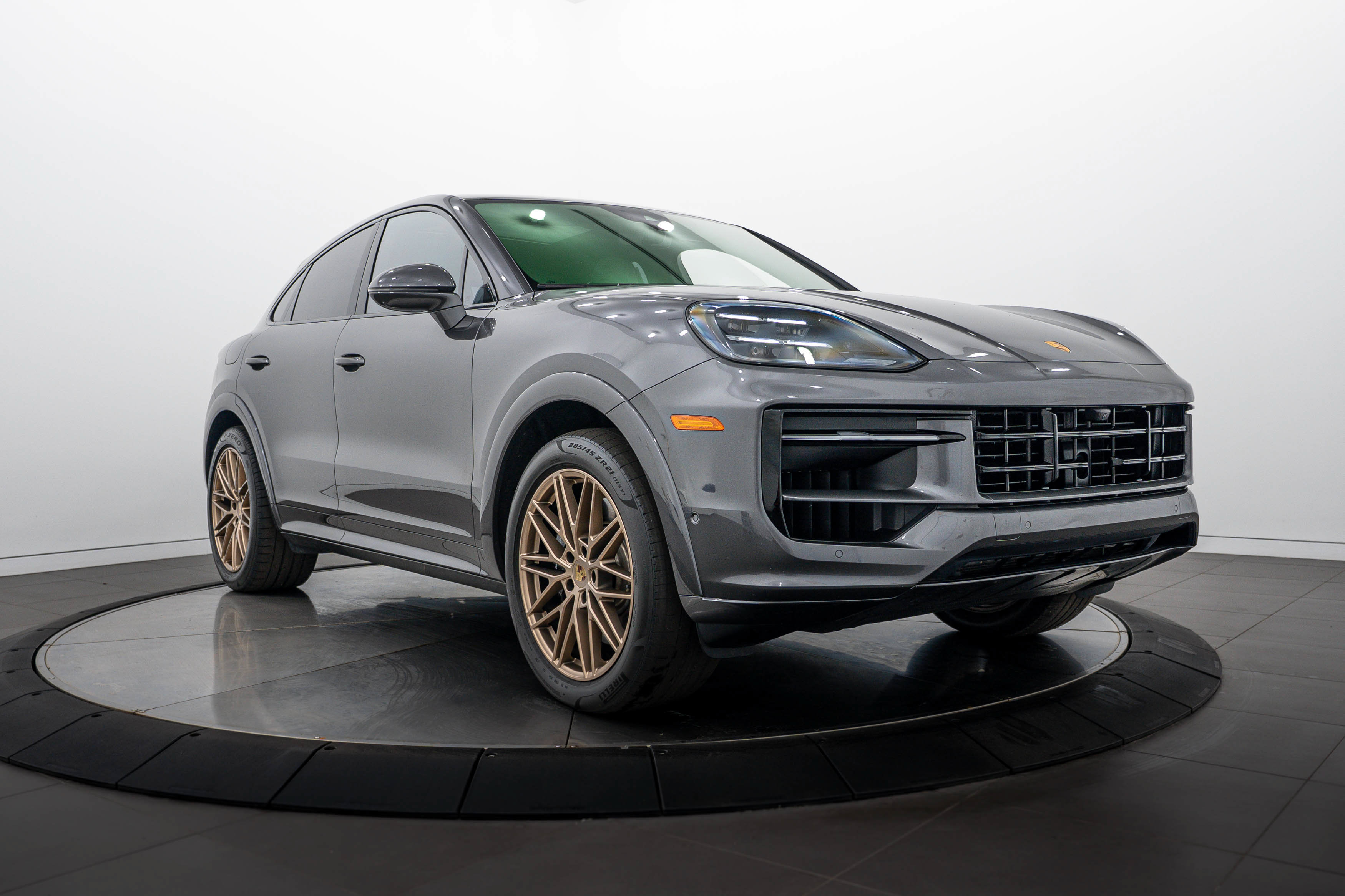 Certified 2024 Porsche Cayenne S AWD/4WD image 9