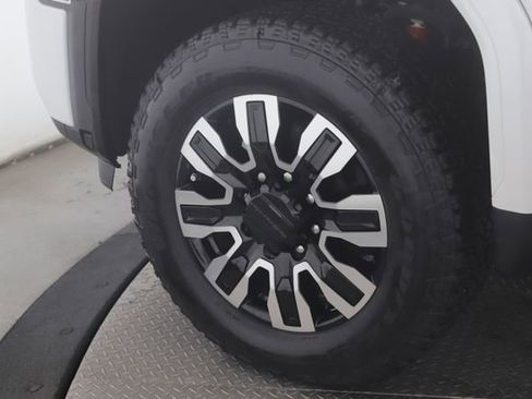 Used 2025 GMC Sierra 3500 Denali Ultimate image 13