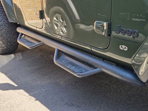 Used 2023 Jeep Gladiator Willys image 15