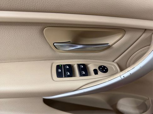 Used 2016 BMW 320i Sedan RWD image 25