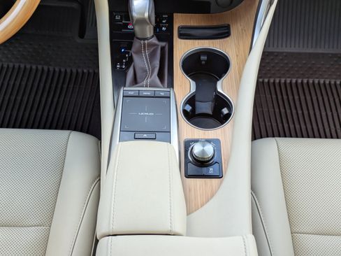 Used 2020 Lexus RX 350L FWD w/ Premium Package image 6