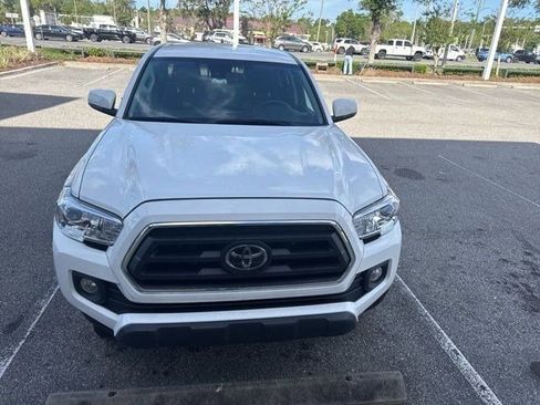 Used 2023 Toyota Tacoma SR5 w/ Technology Package image 6