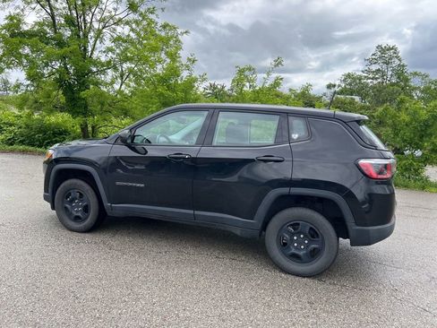 Used 2019 Jeep Compass Sport w/ Cold Weather Group AWD/4WD image 3