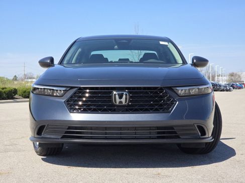 Used 2023 Honda Accord EX image 11