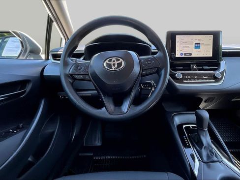 Used 2026 Toyota Corolla LE FWD image 6