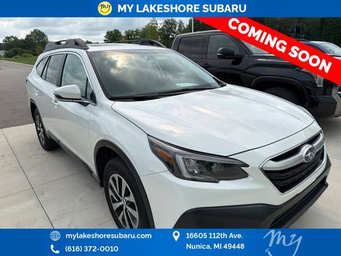 Used 2022 Subaru Outback Premium AWD/4WD image 1