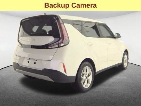 Used 2025 Kia Soul LX FWD image 5